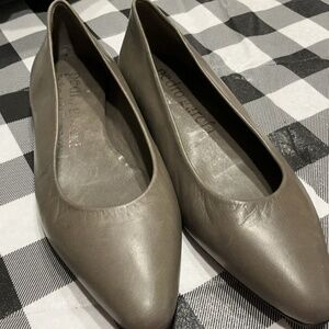 Pedro Garcia Taupe/Green Flats women’s Size 7